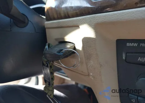 2007 BMW 328Xi из США, поврежденный, VIN WBAVC93577KX54114